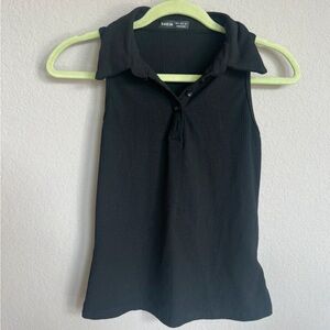 Size M black collar tank top